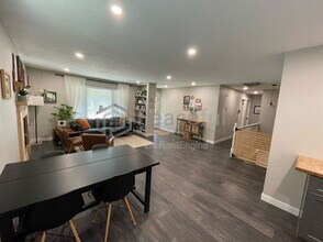 7907 965 E in Sandy, UT - Foto de edificio - Building Photo