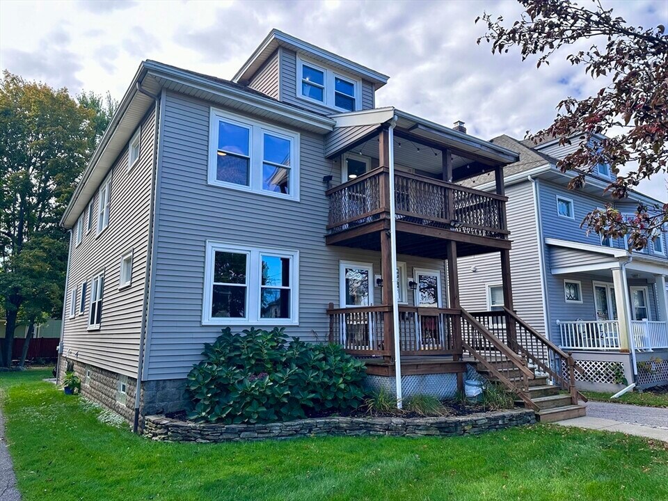 772 Belmont St-Unit -772 in Watertown, MA - Building Photo