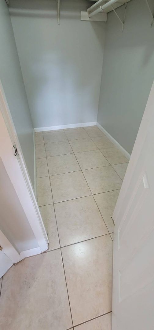 4090 NW 88th Ave in Sunrise, FL - Building Photo - Building Photo