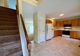 2814 Kingston Dr in Sinking Spring, PA - Building Photo - Building Photo