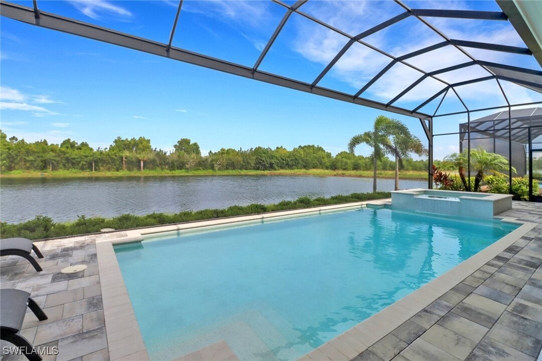 14258 Galley Ct in Naples, FL - Foto de edificio