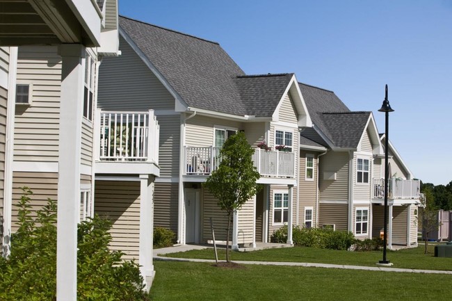 Overlook at West Hill in Ithaca, NY - Foto de edificio - Building Photo