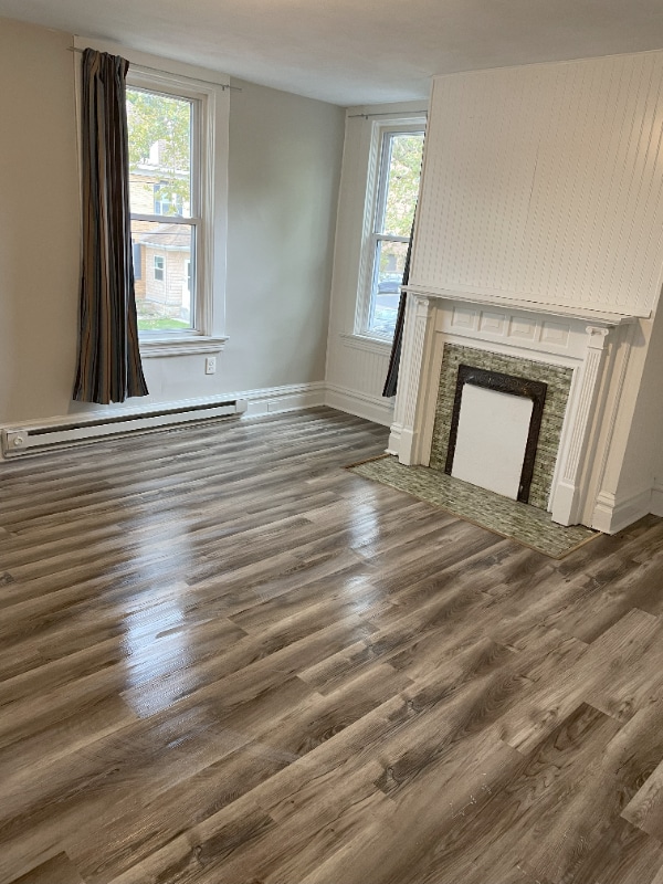 1403 5th Ave, Unit 3 in Beaver Falls, PA - Foto de edificio - Building Photo