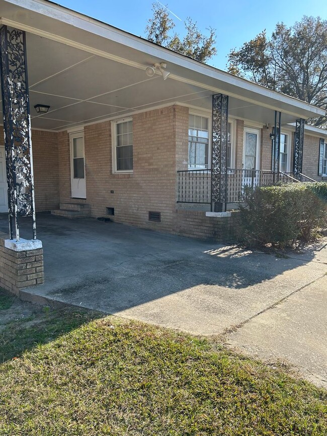 1892 S Briarcliffe Dr in Orangeburg, SC - Building Photo - Building Photo