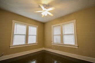 1727 Nolan St in San Antonio, TX - Building Photo - Building Photo