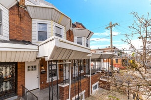 5756 Spruce St, Unit 2