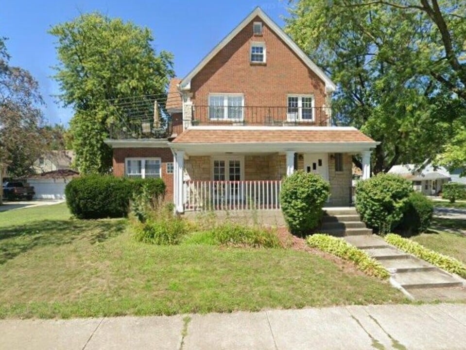 918 N 5th Ave in Maywood, IL - Building Photo