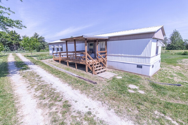 property at 16950 N Davis Rd