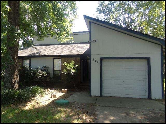 property at 711 Briar Ridge Ct