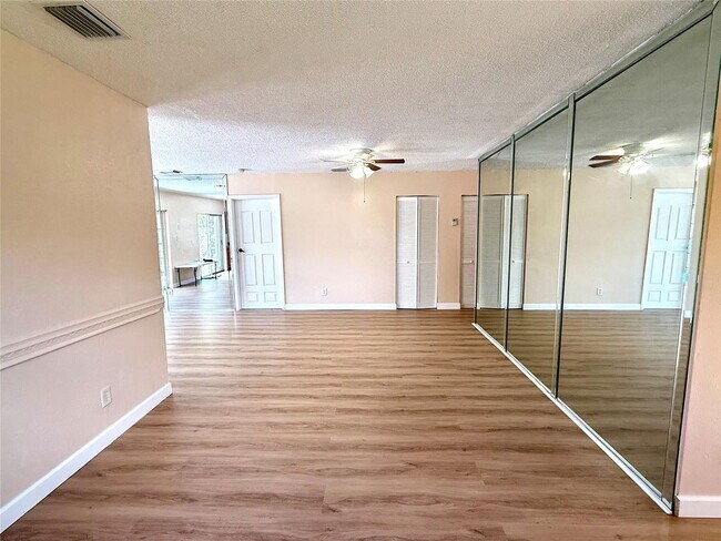 20751 NW 30th Ct in Miami Gardens, FL - Building Photo - Building Photo
