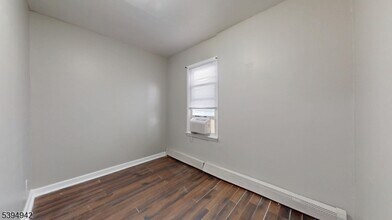 277 2nd Ave W in Newark, NJ - Building Photo - Building Photo