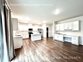 3891 Meadow Crossing Dr in Davidson, NC - Building Photo - Building Photo