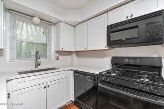 98 Mt Hope Dr in Albany, NY - Building Photo - Building Photo