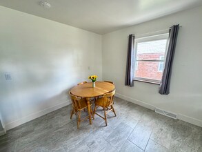 736 Maple Dr in Cincinnati, OH - Building Photo - Building Photo
