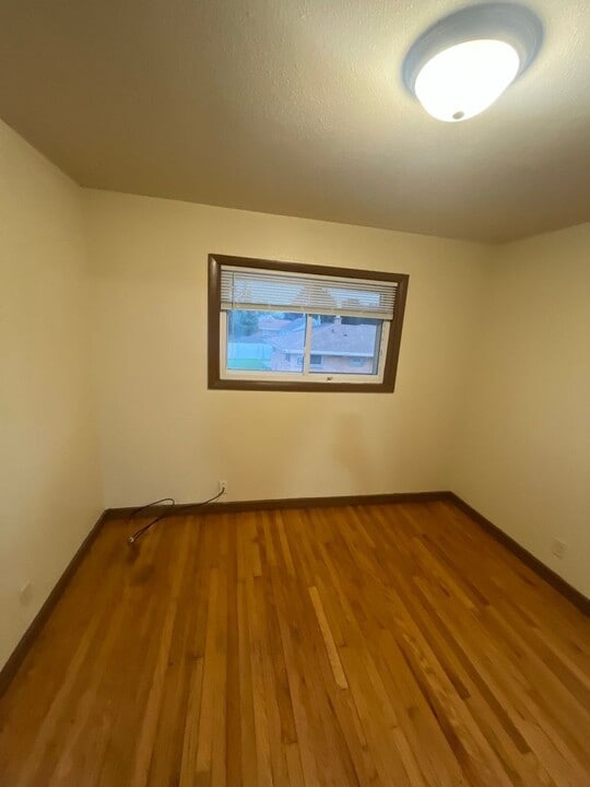 7825 W Hampton Ave in Milwaukee, WI - Building Photo
