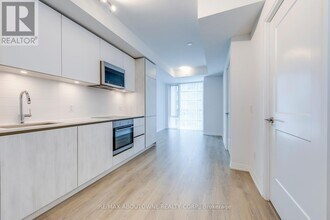 8 Widmer St in Toronto, ON - Building Photo - Building Photo