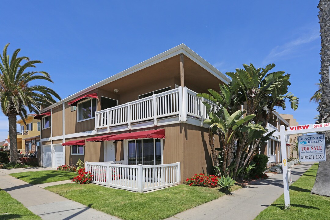 104 Wisconsin Ave in Oceanside, CA - Building Photo