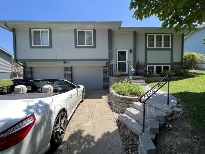 13309 S 35th Ave in Bellevue, NE - Building Photo