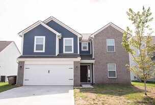 3975 Fenwick Ln in Columbus, IN - Building Photo