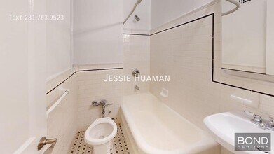 95 Christopher St in New York, NY - Building Photo - Building Photo