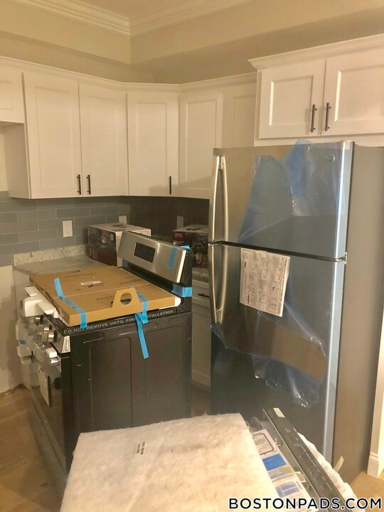 75 Morris St in Boston, MA - Building Photo