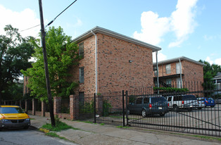 7500 Maple St Apartments