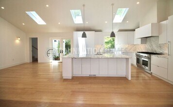 107 Bretano Way in Kentfield, CA - Building Photo - Building Photo