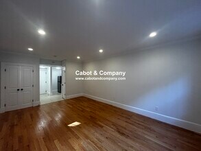 231 Beacon St, Unit 1 in Boston, MA - Building Photo - Building Photo
