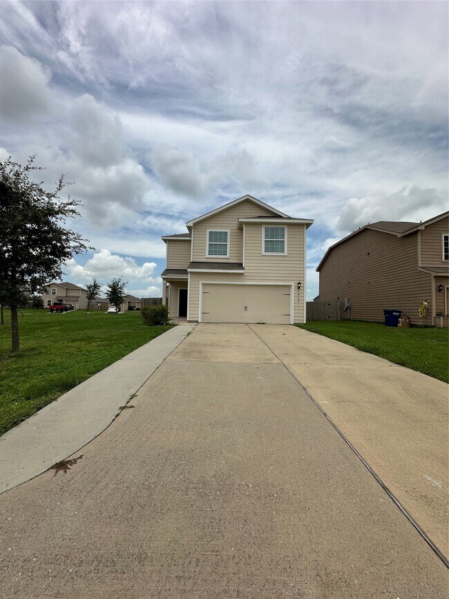 5819 Golden Cove Rd in Baytown, TX - Building Photo - Building Photo