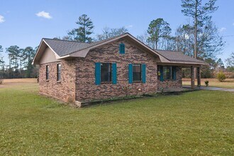 373 Chill Churchwell Loop in Lucedale, MS - Building Photo - Building Photo