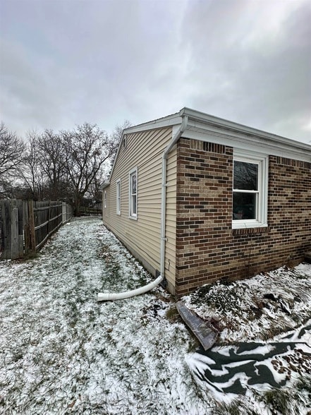 748 S 24th St in Saginaw, MI - Foto de edificio - Building Photo