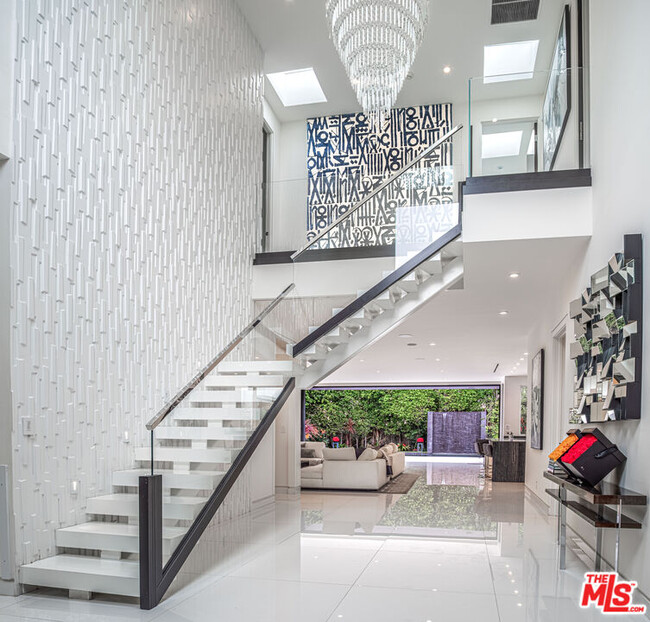 property at 511 N Rexford Dr