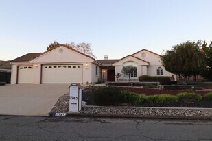 1345 Craig Dr in Lompoc, CA - Building Photo