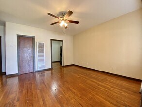 126 S Krueger Ave in New Braunfels, TX - Building Photo - Building Photo