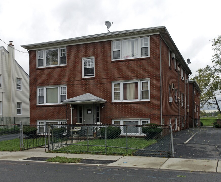 626-628 Clarkson Ave in Elizabeth, NJ - Building Photo