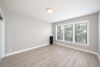 Howard Beach Apartments in Chicago, IL - Foto de edificio - Interior Photo
