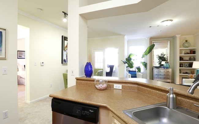 Drexel at Oakley in Cincinnati, OH - Building Photo - Interior Photo