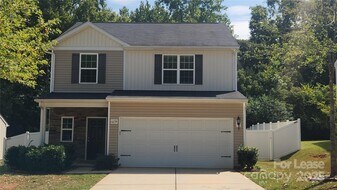 6234 Sydney Mae Ln in Charlotte, NC - Building Photo