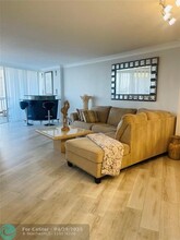 6901 Environ Blvd in Lauderhill, FL - Building Photo - Building Photo