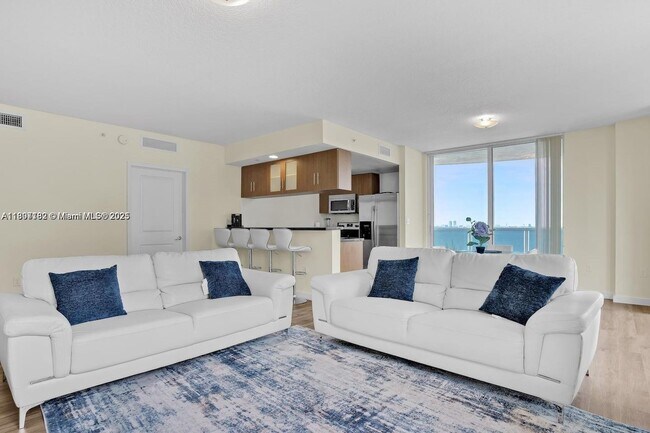 601 NE 23rd St, Unit 703 in Miami, FL - Building Photo - Building Photo