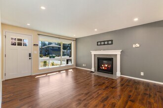542 NE 120th St in Seattle, WA - Building Photo - Building Photo