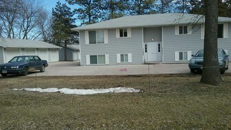 1004 E 8th St Apartments