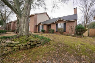 5819 Hollytree Dr in Tyler, TX - Building Photo - Building Photo