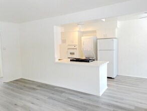 2901 Kenwood Ave, Unit 4 in Los Angeles, CA - Building Photo - Building Photo