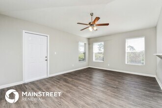 2902 64th St W in Lehigh Acres, FL - Foto de edificio - Building Photo