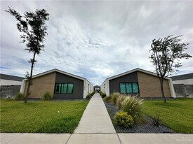 1308 E Iris Ave in McAllen, TX - Building Photo