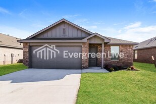 12516 Huntington Rdg Wy in Oklahoma City, OK - Building Photo