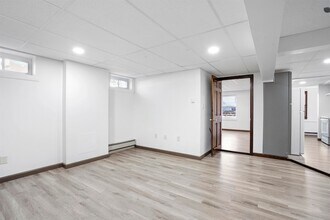 103 Portsmouth Ave in Manchester, NH - Foto de edificio - Building Photo