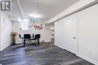 75 Parkside Dr in Brampton, ON - Building Photo - Building Photo