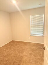 437 Destin Dr in Fort Worth, TX - Foto de edificio - Building Photo